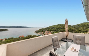 Awesome Apartment In Veli Iz With House Sea View